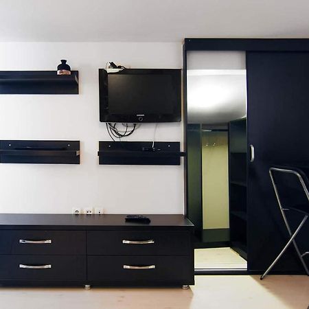 Bucharest Studio Bagian luar foto