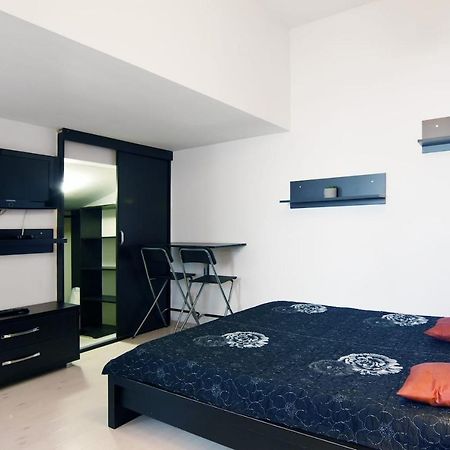 Bucharest Studio Bagian luar foto
