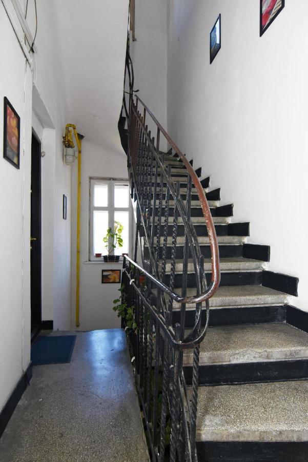 Bucharest Studio Bagian luar foto